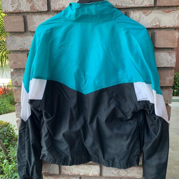 Vintage Nike Windbreaker - Picture 3 of 4